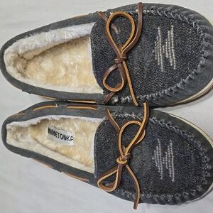Minnetonka Women's Gray Moccasin Slippers